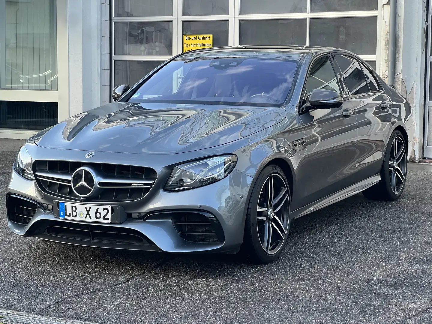 Mercedes-Benz E 63 AMG E 63S Limo, 4 Matic, Performance Sitze, Keramik 20 - 2