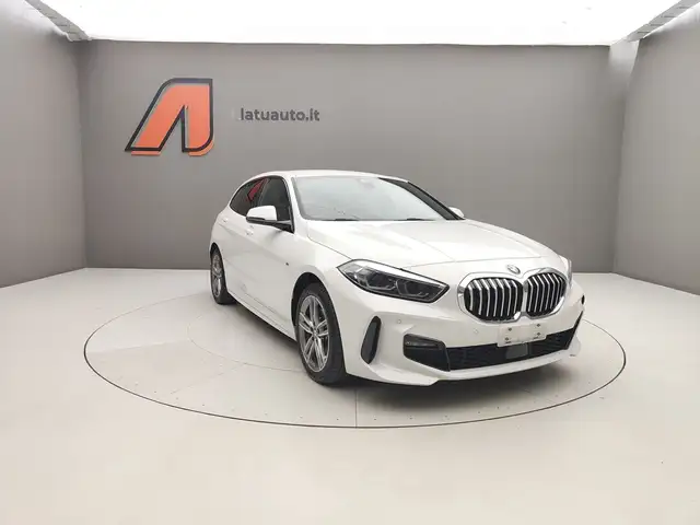 BMW 1 Series view 3