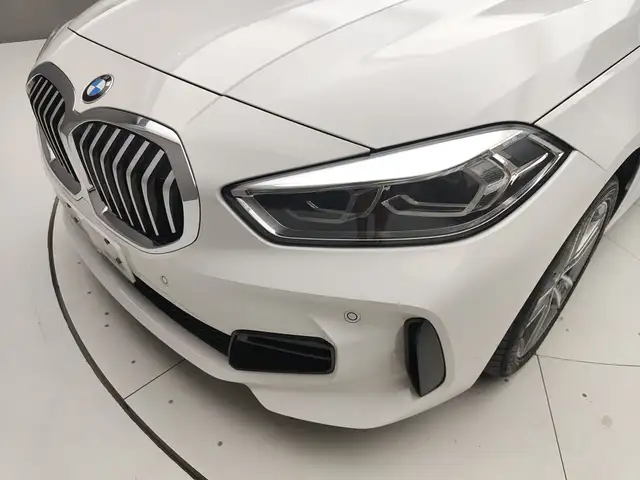 BMW 1 Series view 30