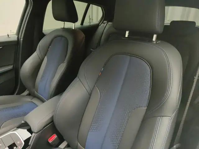 BMW 1 Series view 25
