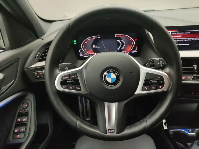 BMW 1 Series view 10