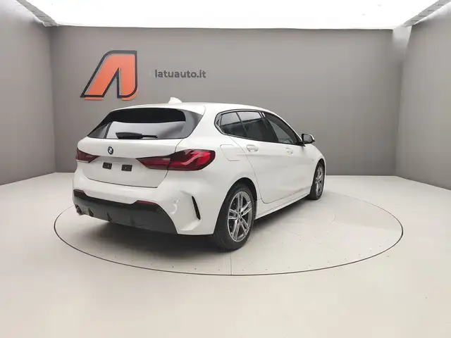 BMW 1 Series view 7
