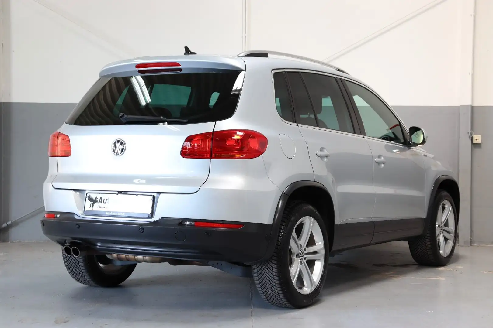 Volkswagen Tiguan 2.0 TSI LOUNGE Sport & Style~SZH~Tempo Gris - 2