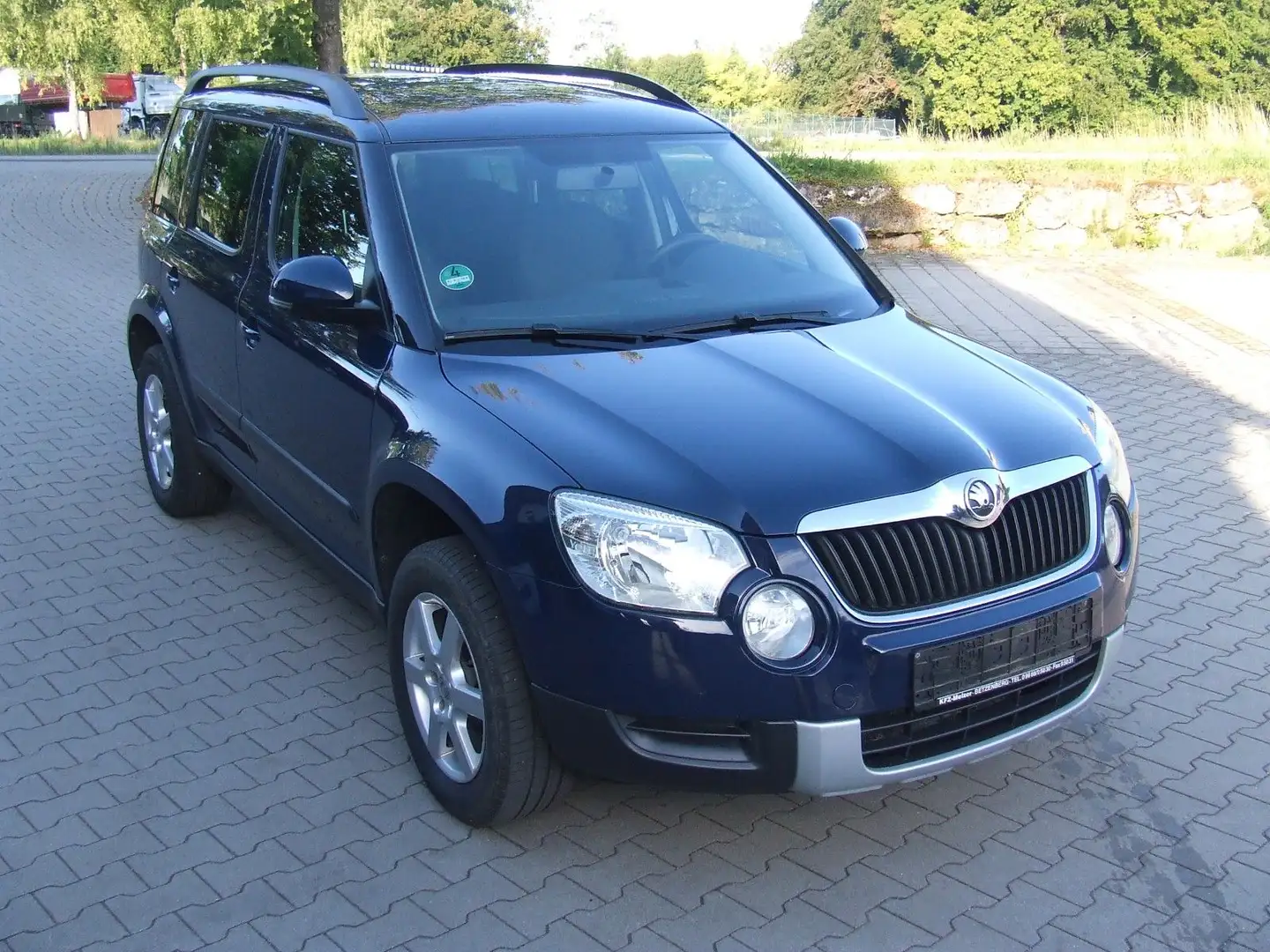 Skoda Yeti Active Plus Edition Blau - 1