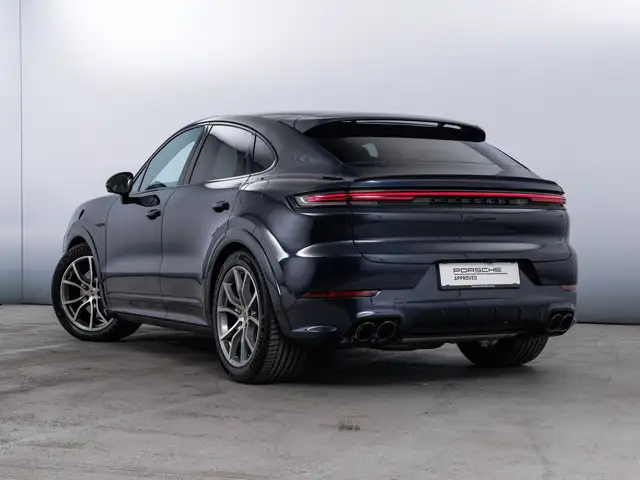 Porsche Cayenne view 3