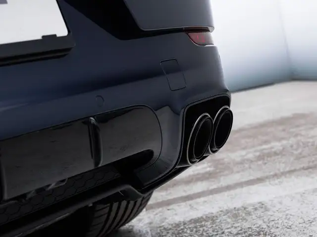 Porsche Cayenne view 11
