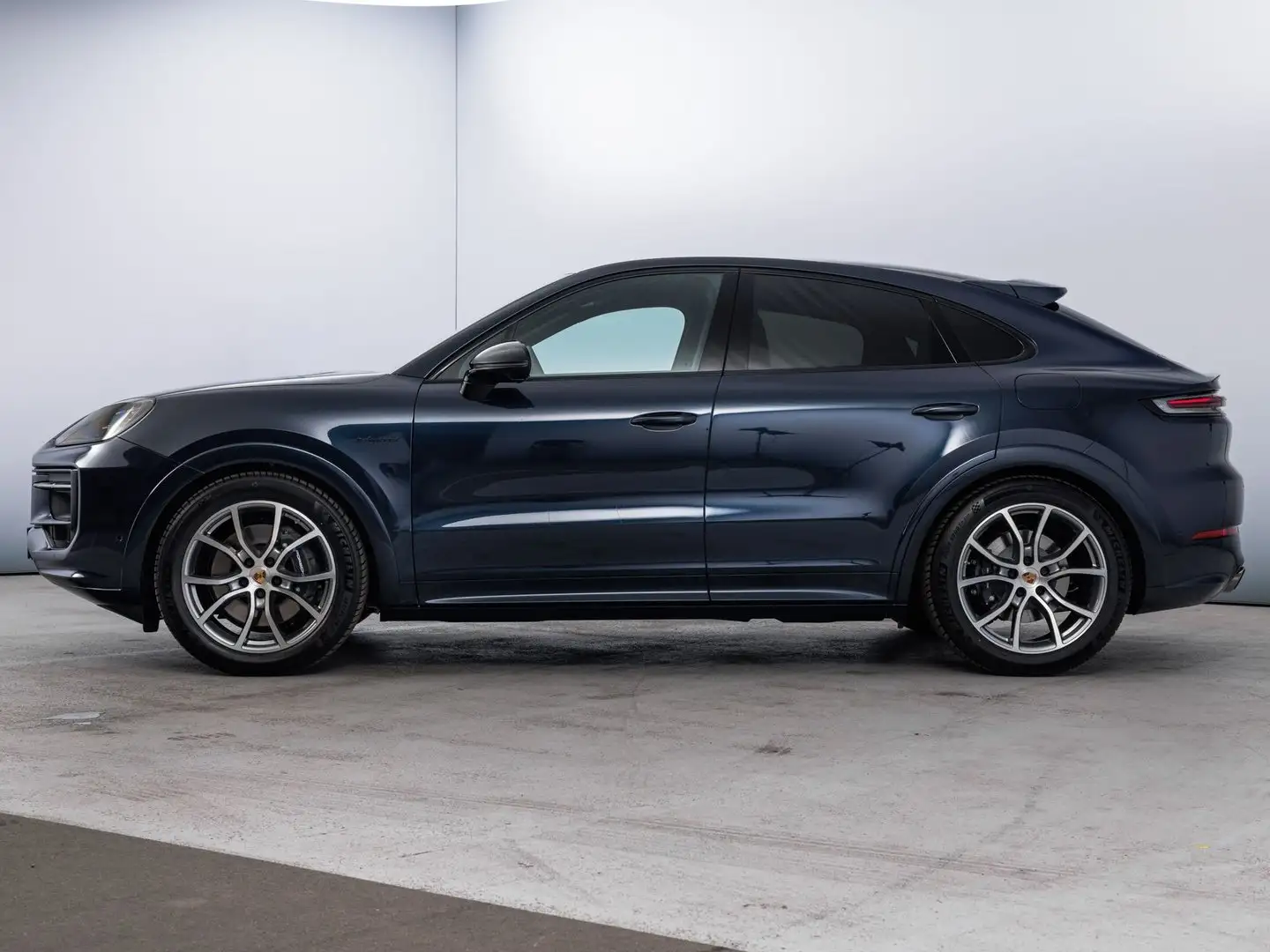 Porsche Cayenne E-Hybrid Coupé Black Edition Blau - 2