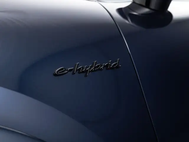 Porsche Cayenne view 6