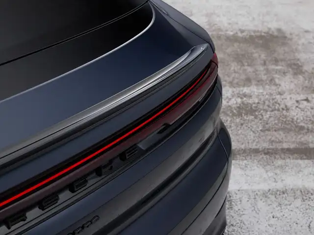 Porsche Cayenne view 10