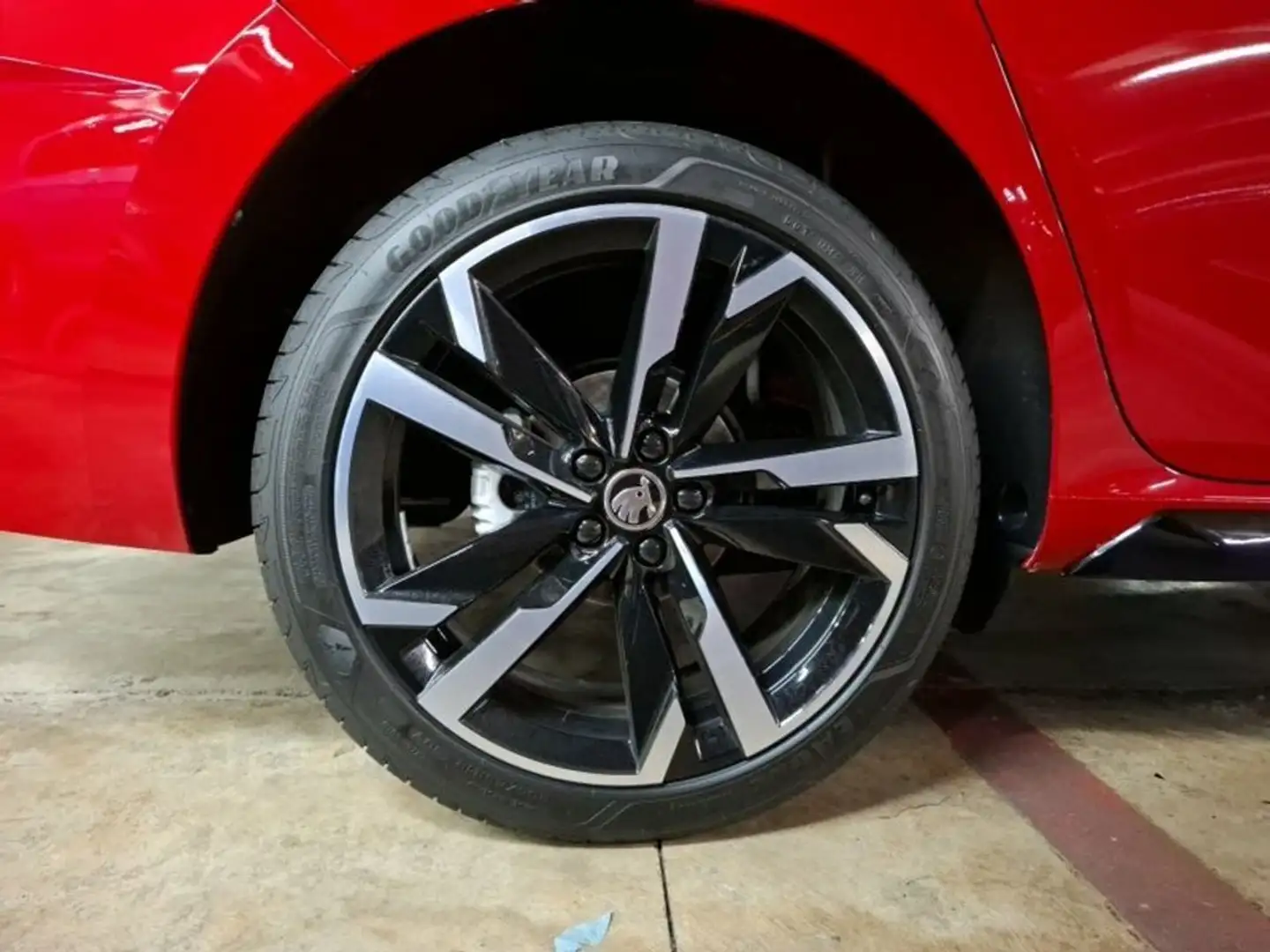 Skoda Scala 1.0 TSI Monte Carlo DSG 85kW Rojo - 2