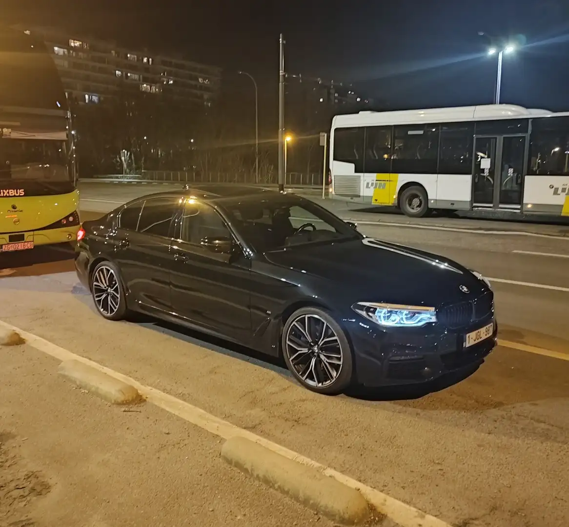 BMW 530 530e iPerformance Zwart - 1