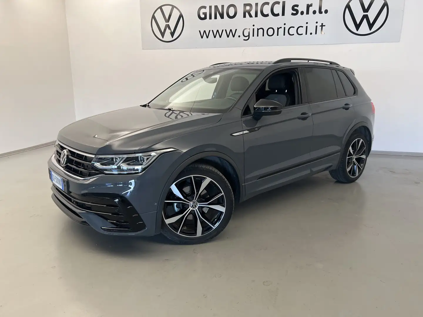 Volkswagen Tiguan 2.0 TDI 150CV SCR DSG R-Line Grigio - 2