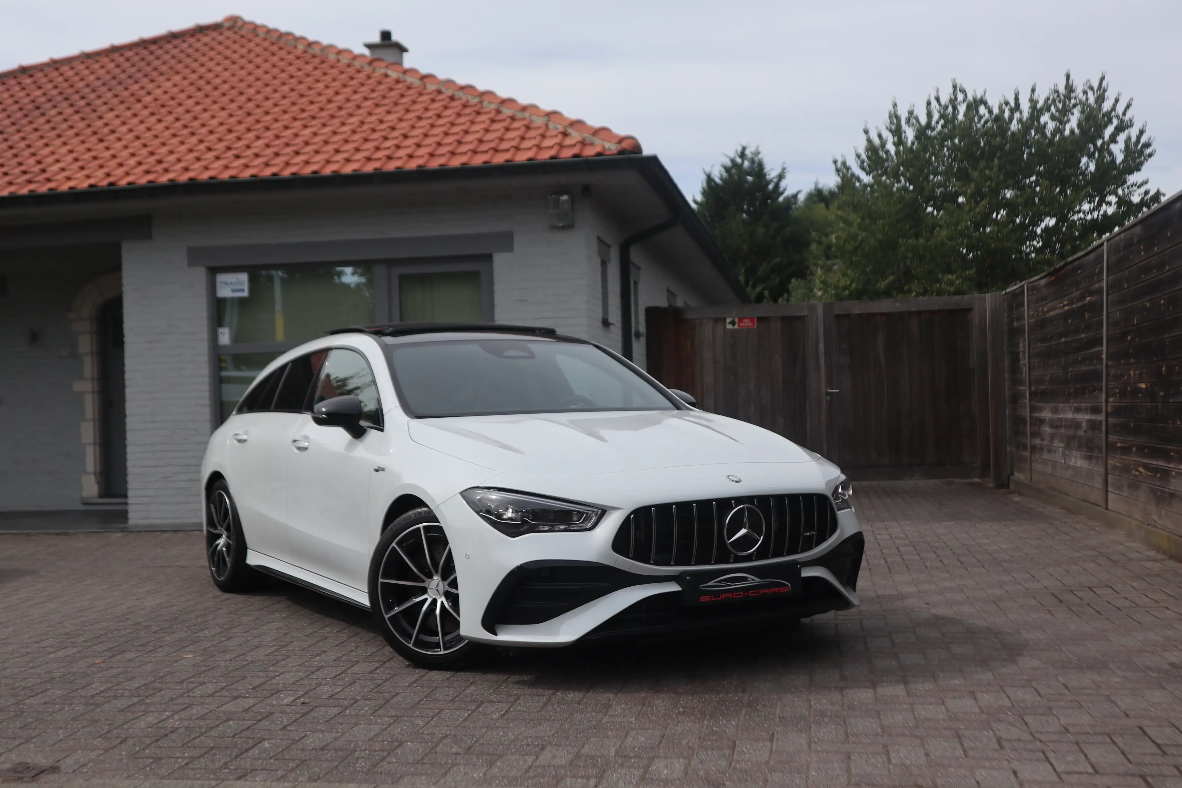 Mercedes-Benz CLA 35 AMG 4-Matic/facelift/1eig/Panodak/Camera/Night/Multi