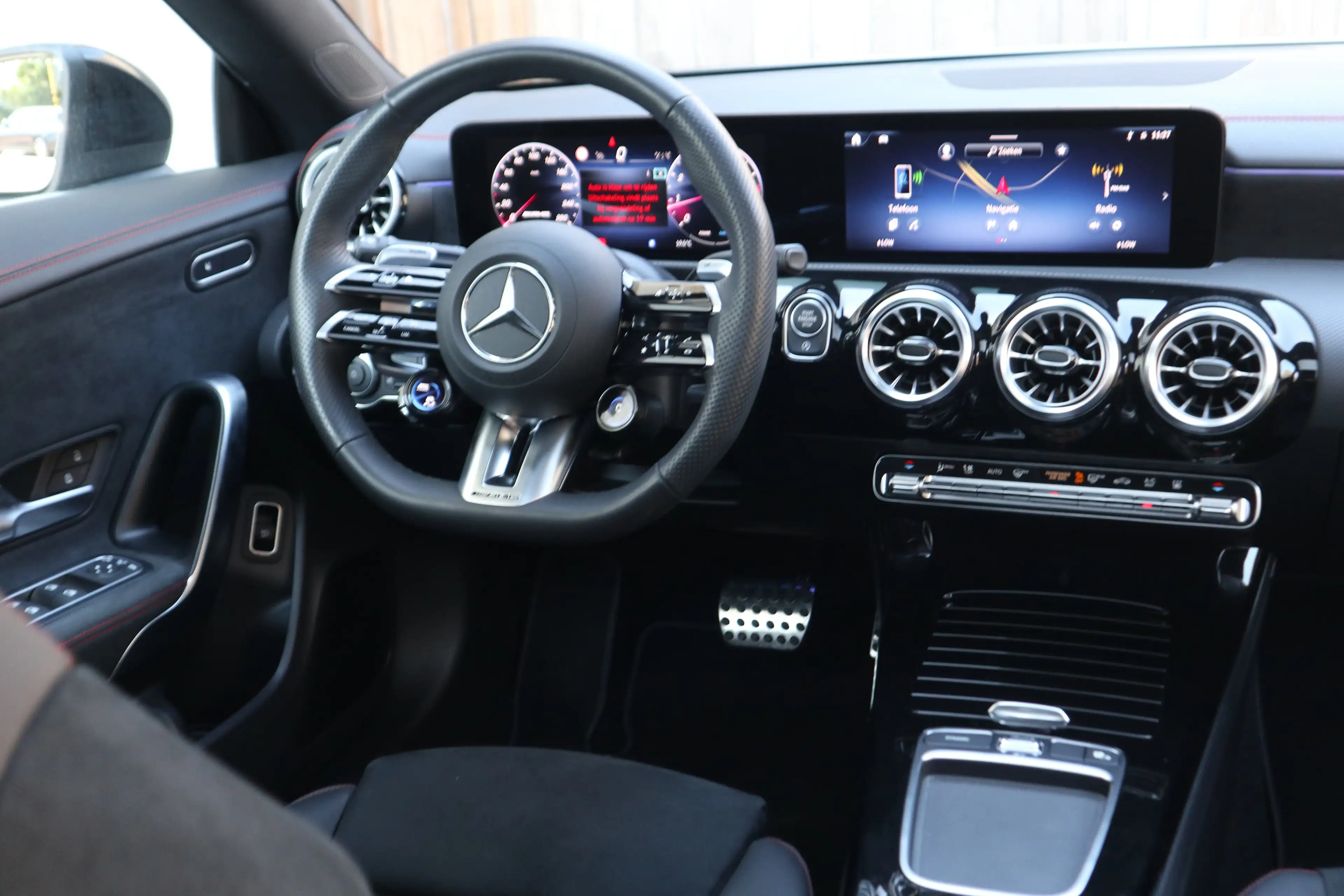 Mercedes-Benz CLA 35 AMG 4-Matic/facelift/1eig/Panodak/Camera/Night/Multi — photo 15