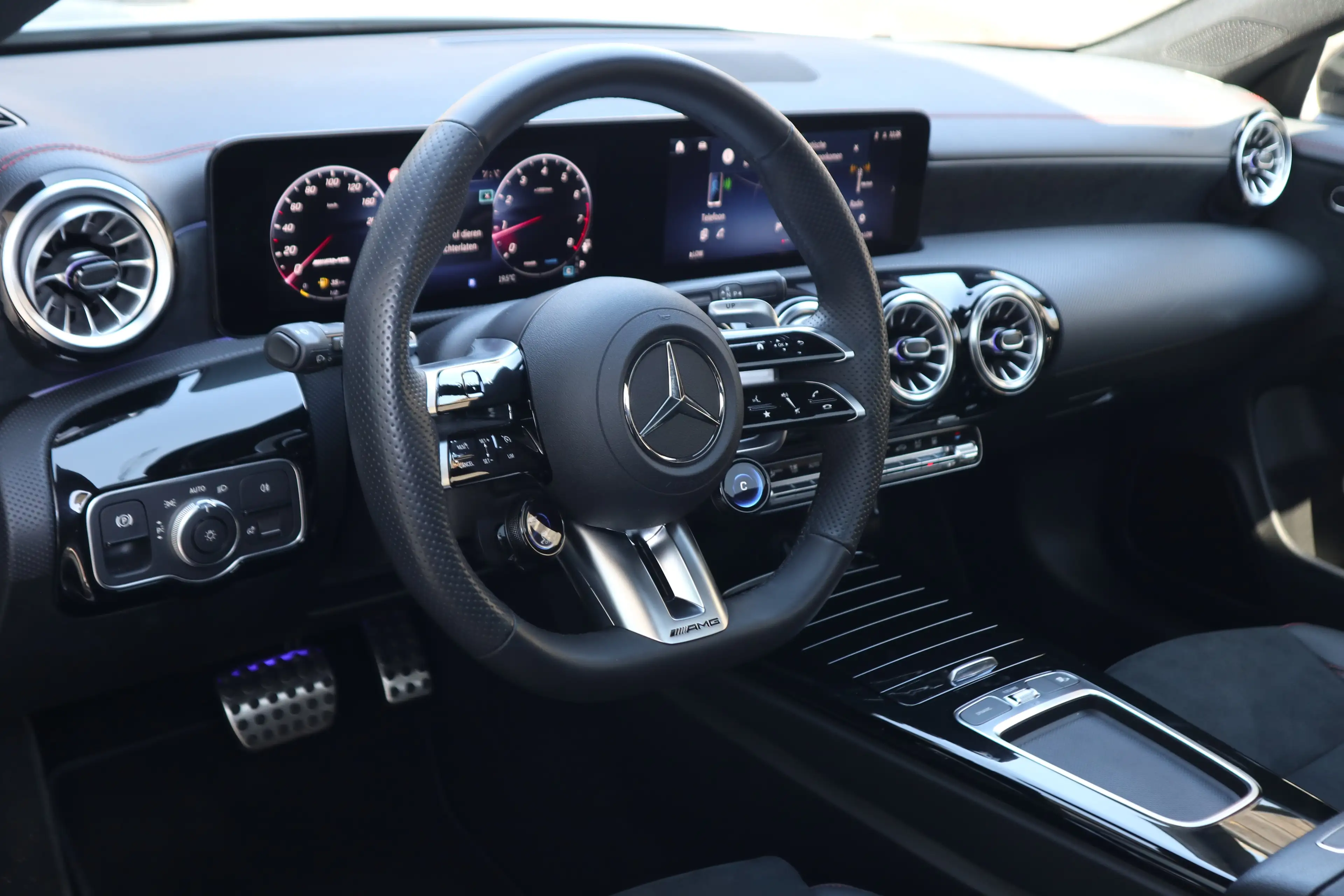 Mercedes-Benz CLA 35 AMG 4-Matic/facelift/1eig/Panodak/Camera/Night/Multi — photo 12