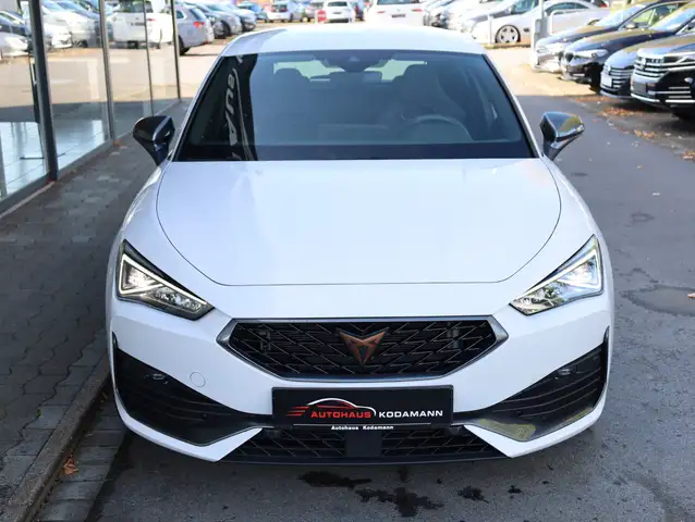 Cupra Leon view 3