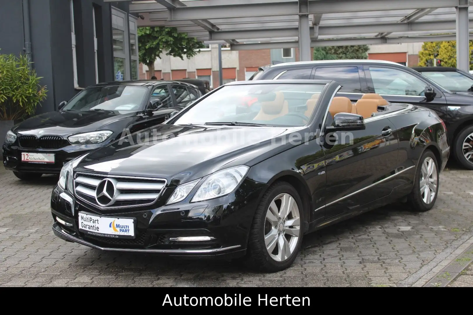 Mercedes-Benz E 200 CGI BE*CABRIO*LEDER*NAVI*XENON*TOP! Noir - 1