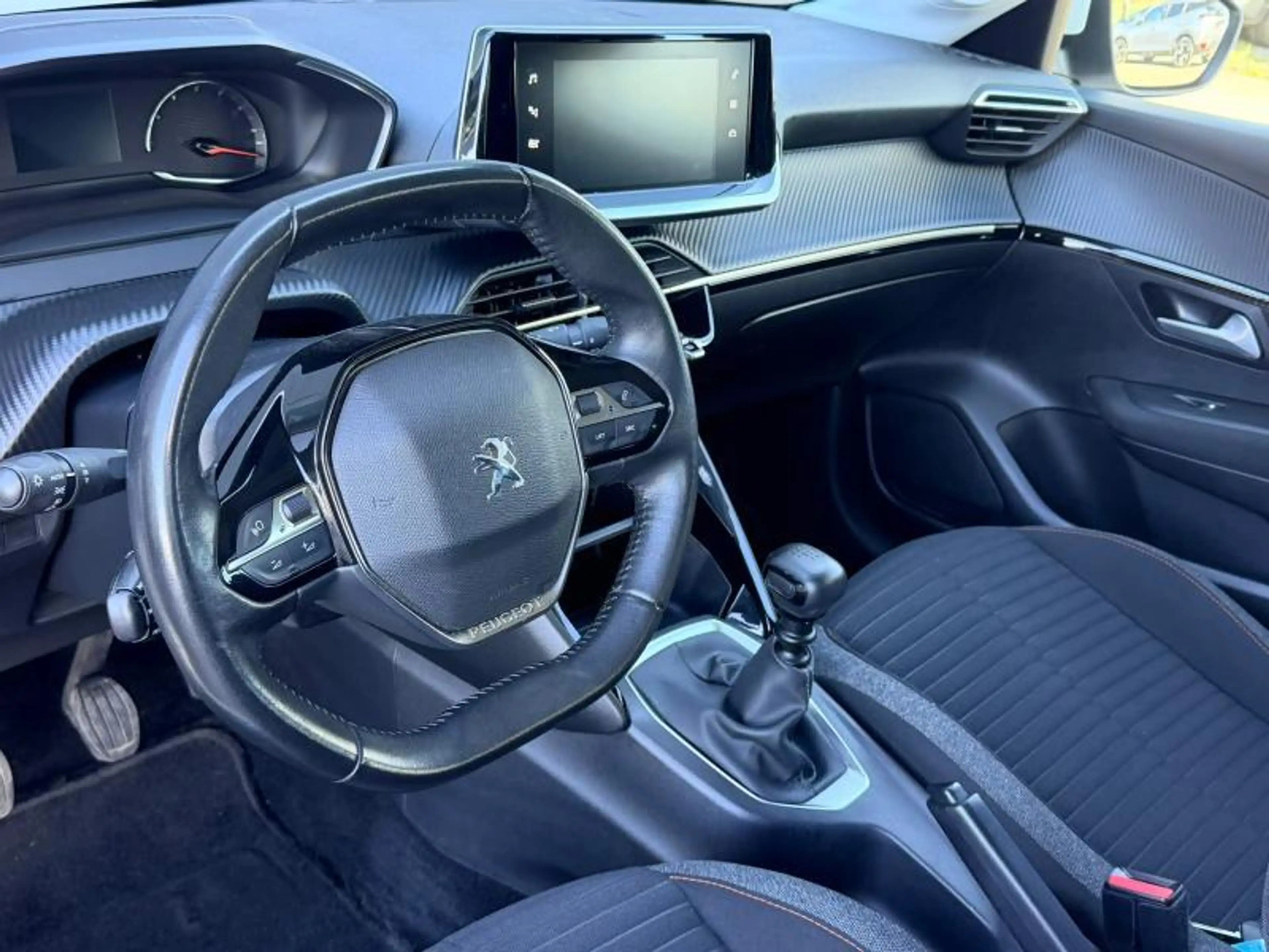 Peugeot 208 Active / 1.5 BlueHDi / GPS — photo 6