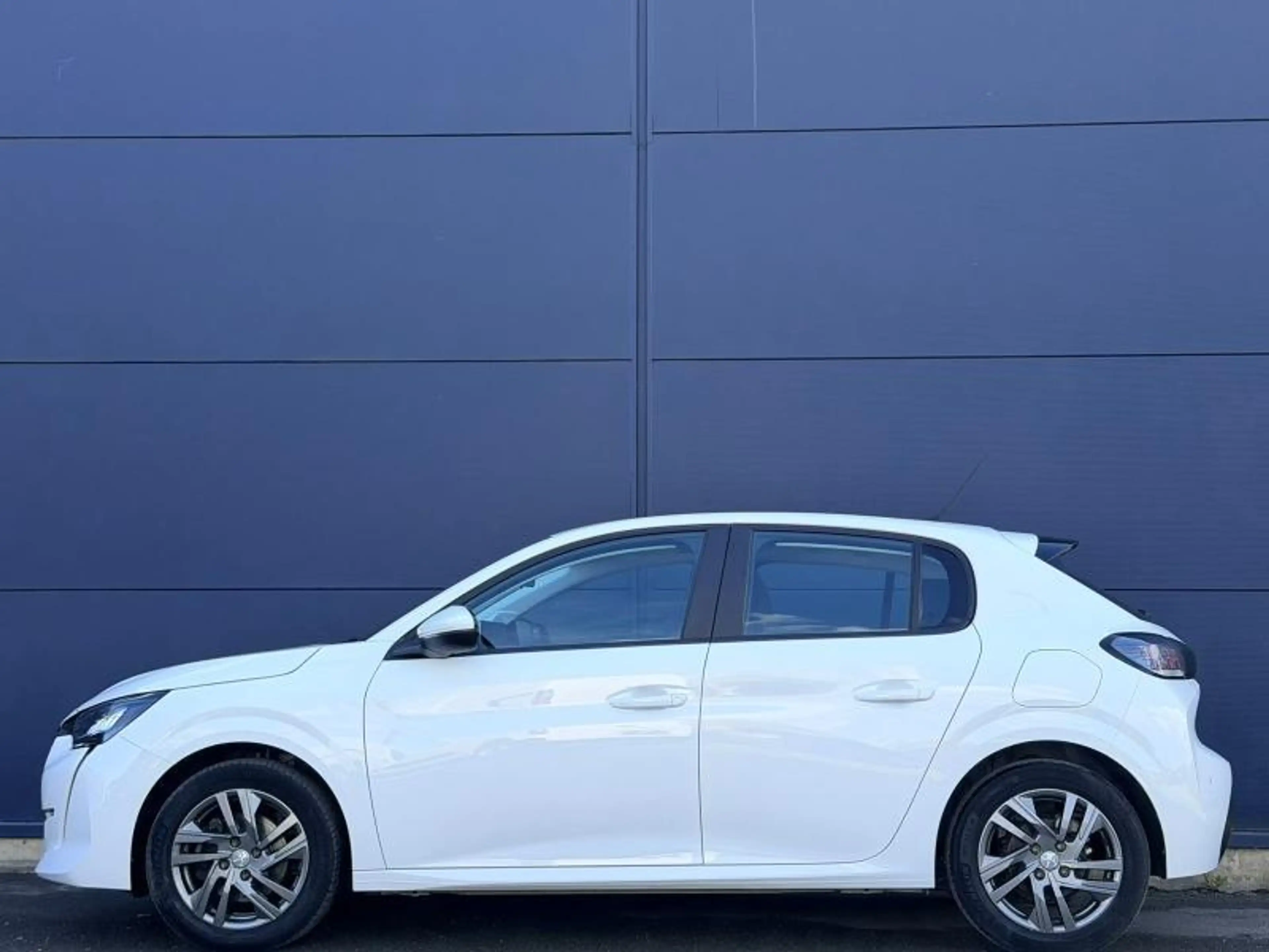Peugeot 208 Active / 1.5 BlueHDi / GPS — photo 4