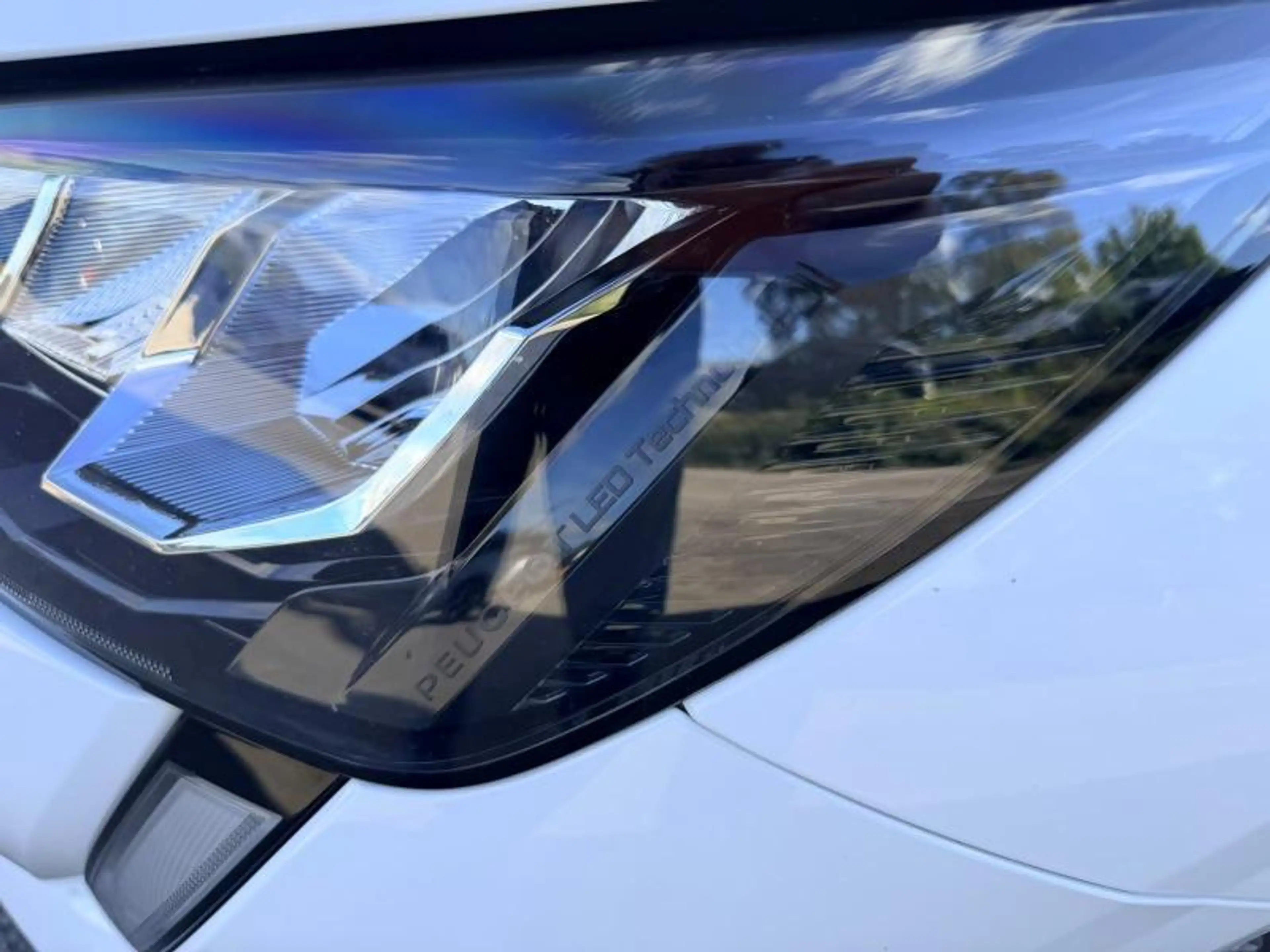 Peugeot 208 Active / 1.5 BlueHDi / GPS — photo 9