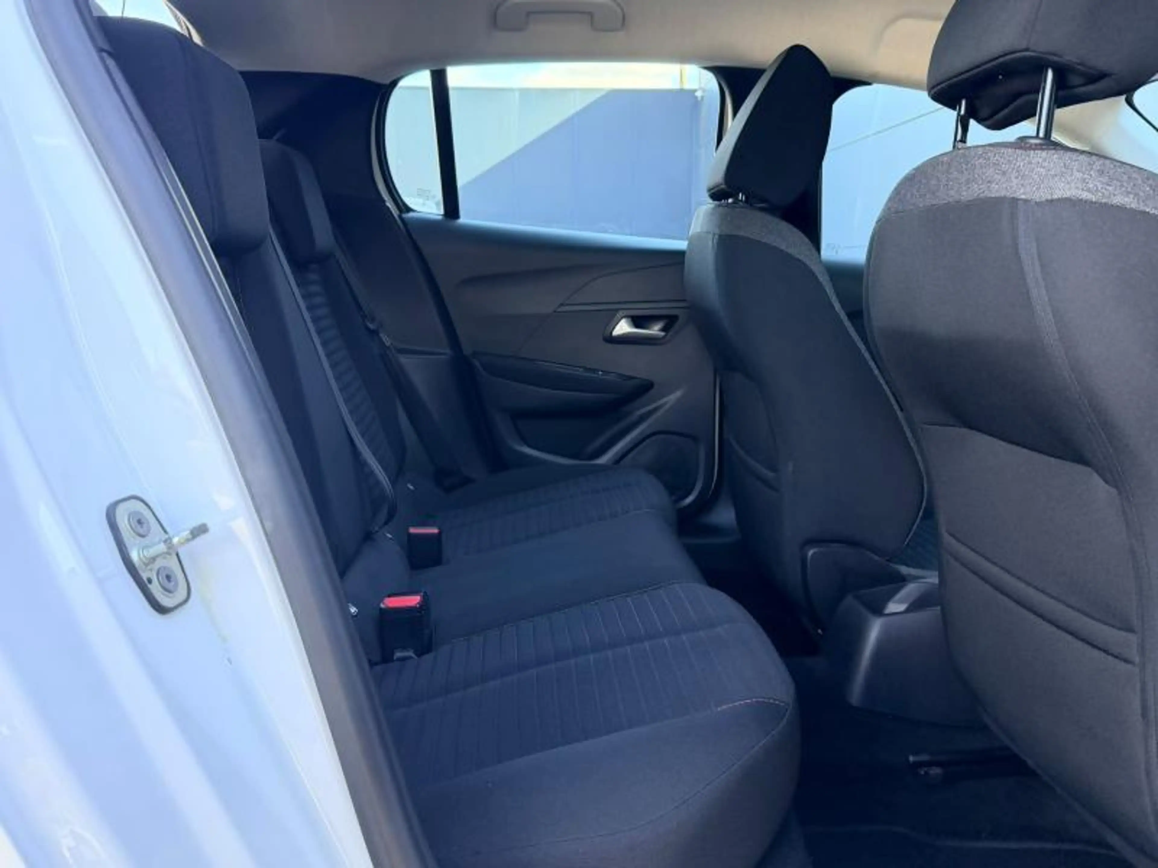 Peugeot 208 Active / 1.5 BlueHDi / GPS — photo 7