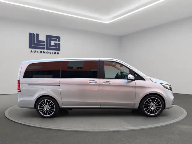 Mercedes-Benz V-Class view 5