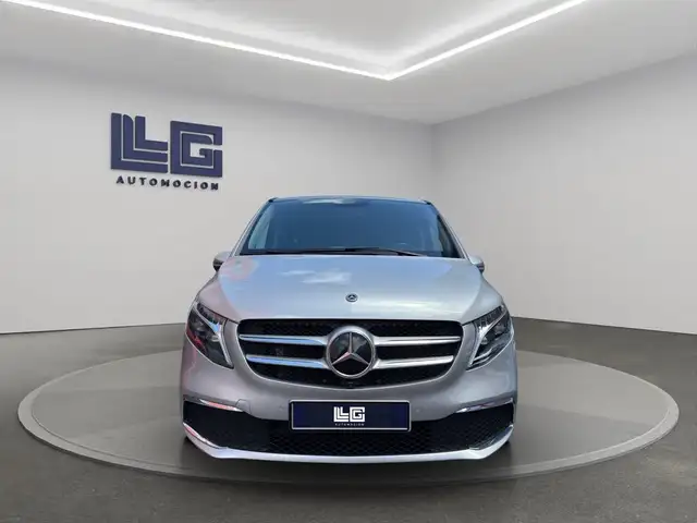 Mercedes-Benz V-Class view 3