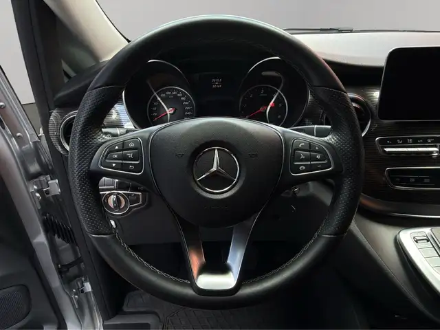Mercedes-Benz V-Class view 13