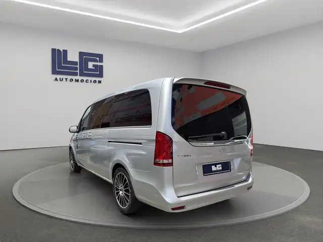 Mercedes-Benz V-Class view 8