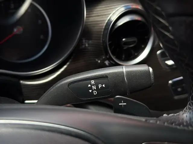 Mercedes-Benz V-Class view 10