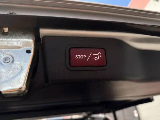 Mercedes-Benz V-Class view 20