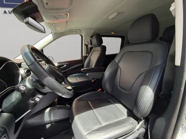 Mercedes-Benz V-Class view 12