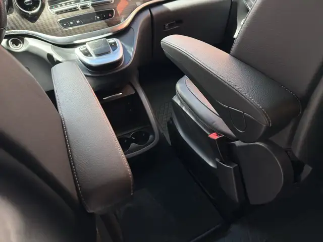 Mercedes-Benz V-Class view 19