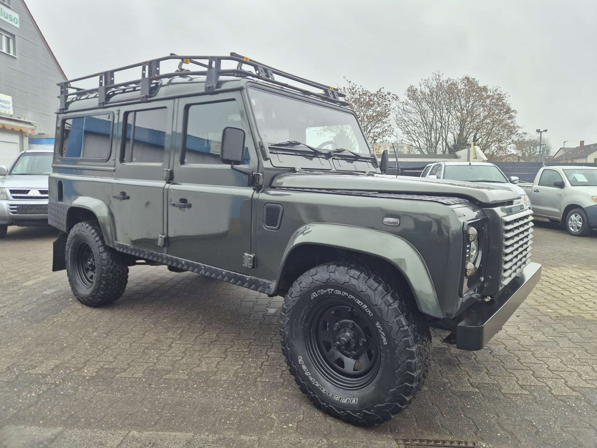 Second hand Land Rover Defender 