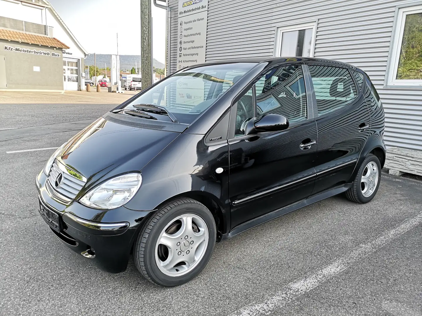 Mercedes-Benz A 160 L Avantgarde 1.Hand Automatik Teilleder Schwarz - 1