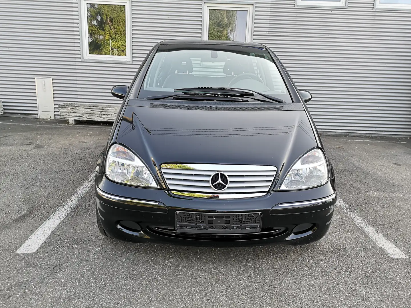 Mercedes-Benz A 160 L Avantgarde 1.Hand Automatik Teilleder Schwarz - 2