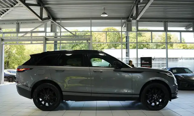 Land Rover Range Rover Velar view 7