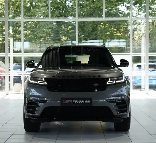 Land Rover Range Rover Velar view 4