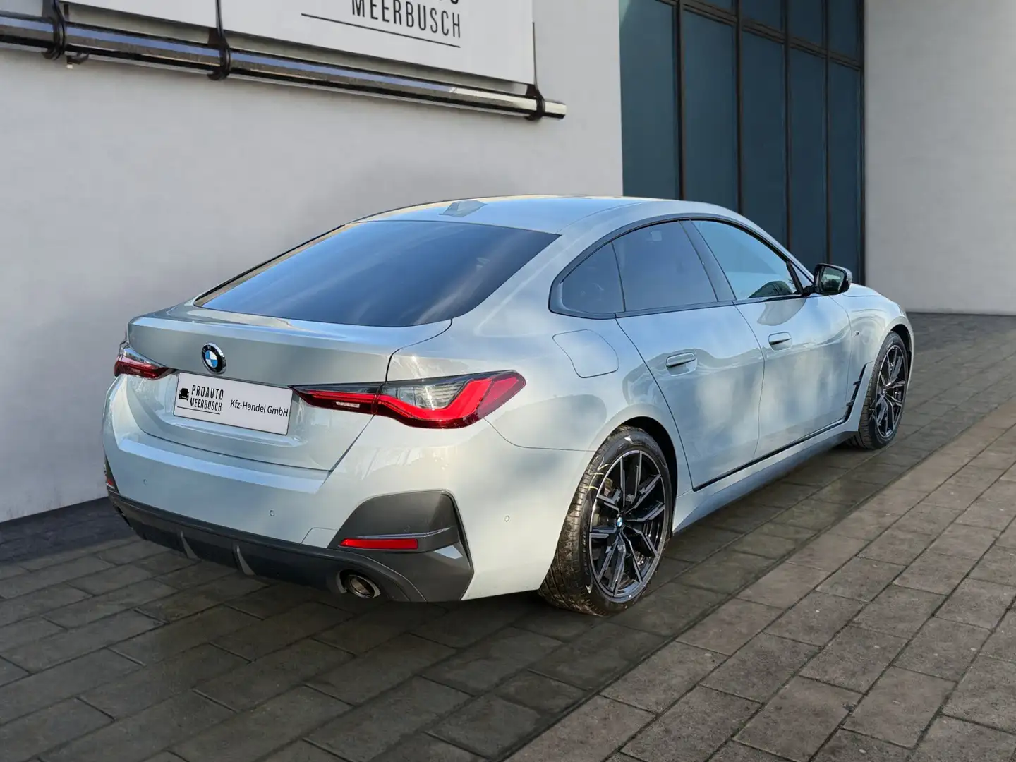 BMW 420 d Gran Coupe xDrive M Sport AHK/HUD/STNDHZNG Grau - 2
