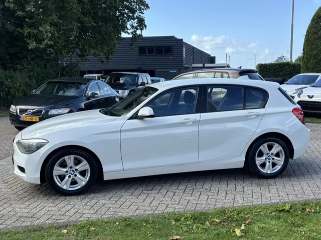 BMW 1 Series view 6
