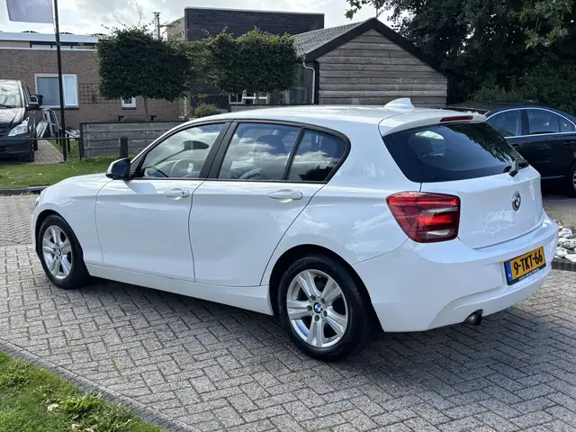 BMW 1 Series view 5