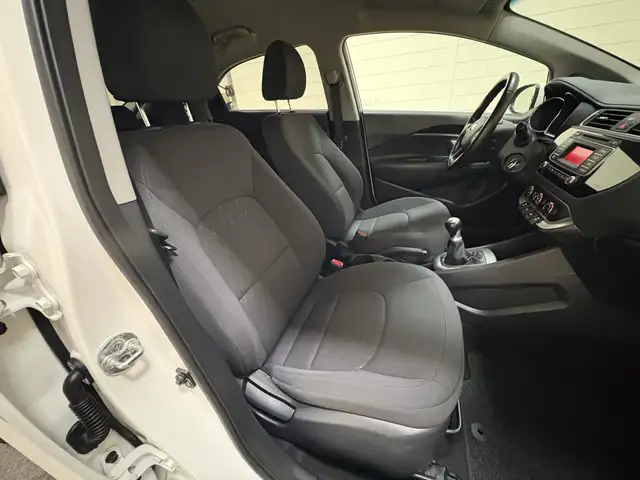Kia Rio view 16