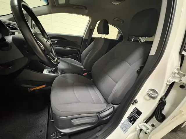 Kia Rio view 13