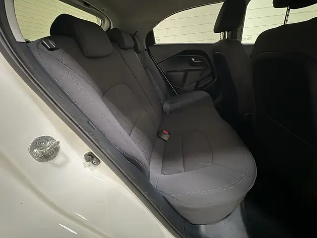Kia Rio view 15