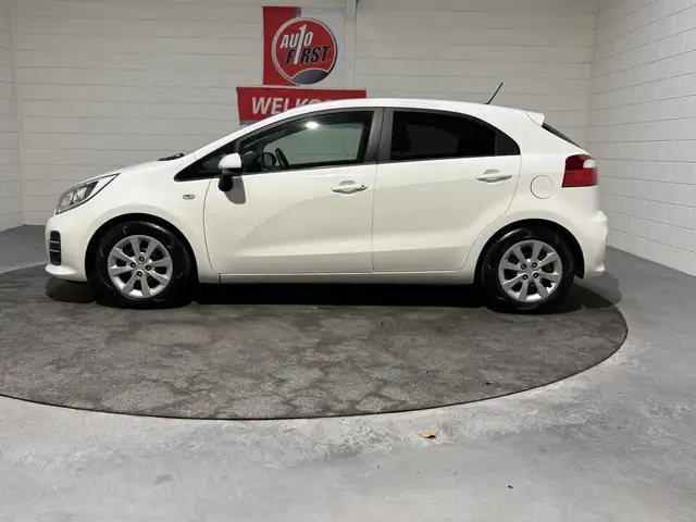 Kia Rio view 2