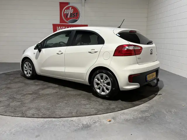 Kia Rio view 3
