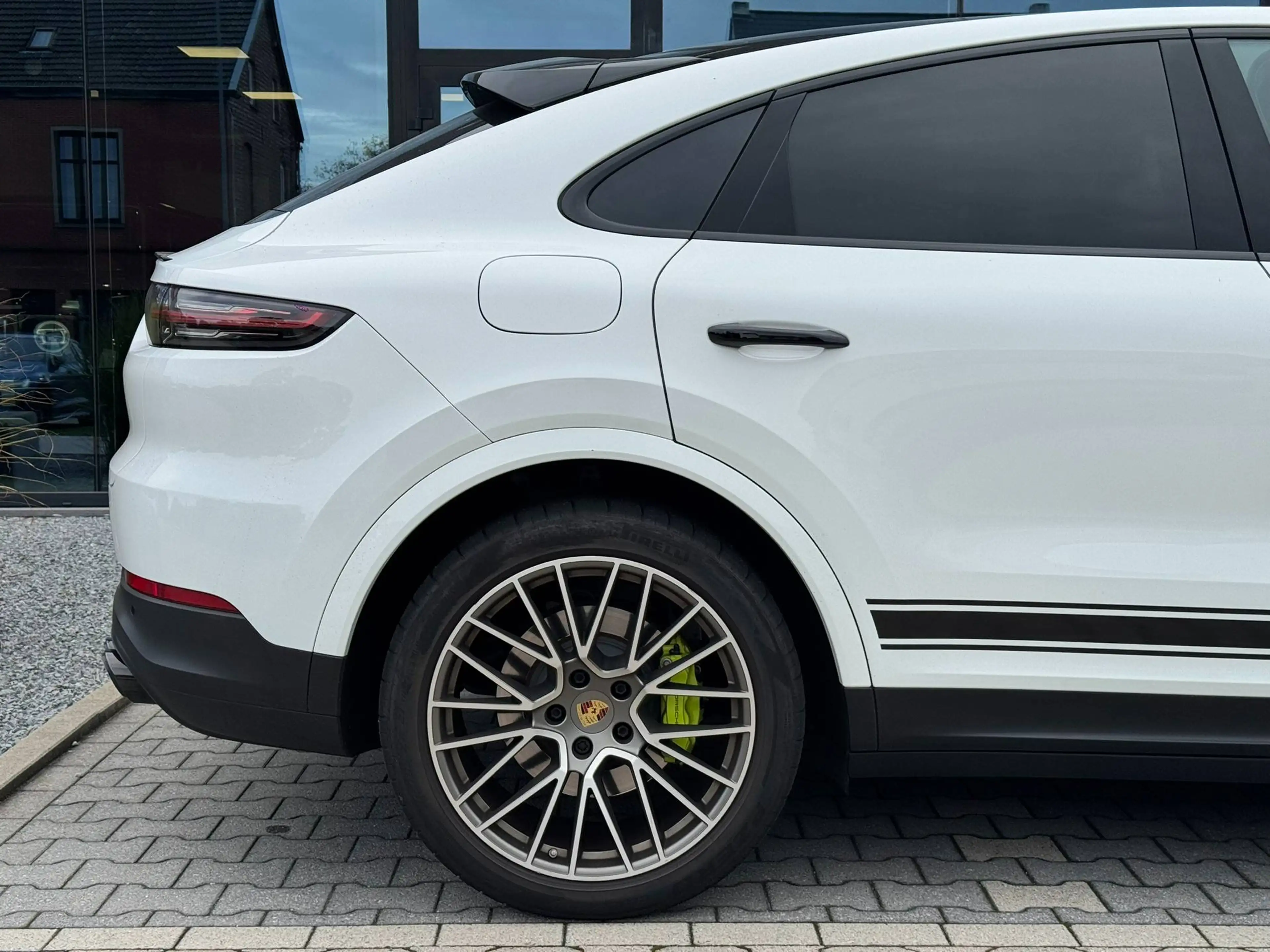 Porsche Cayenne Coupé E-Hybrid "Platinum Edition"/ Sport Chrono/ Luchtvering/ Pano/ BOSE/ 360°/ ACC — photo 5