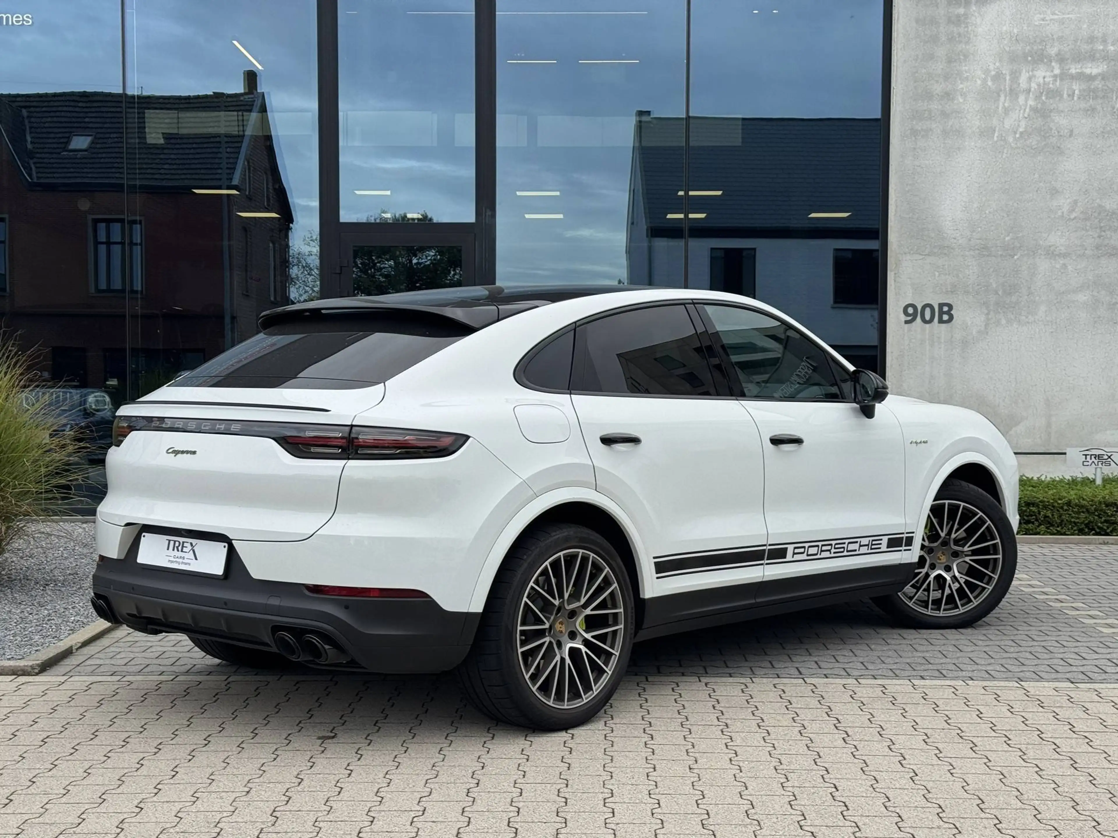Porsche Cayenne Coupé E-Hybrid "Platinum Edition"/ Sport Chrono/ Luchtvering/ Pano/ BOSE/ 360°/ ACC — photo 2
