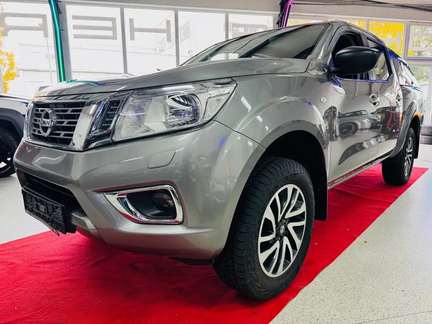 Nissan Navara NP300 Acenta Double Cab 4x4 Grau - 2