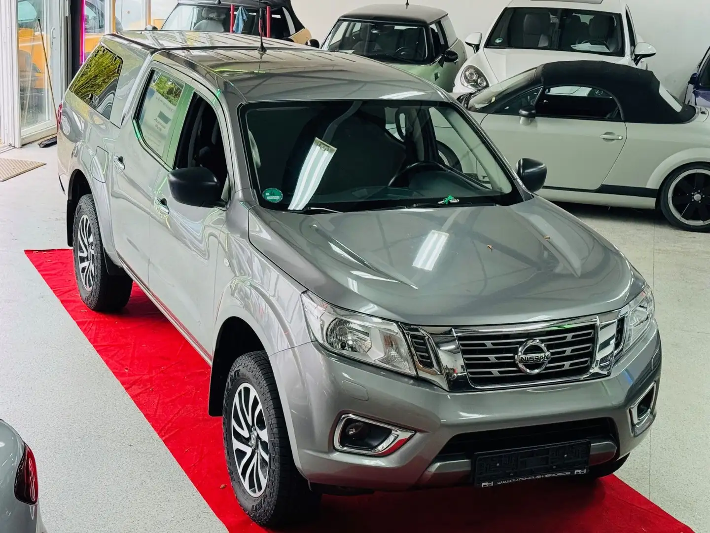 Nissan Navara NP300 Acenta Double Cab 4x4 Grau - 1